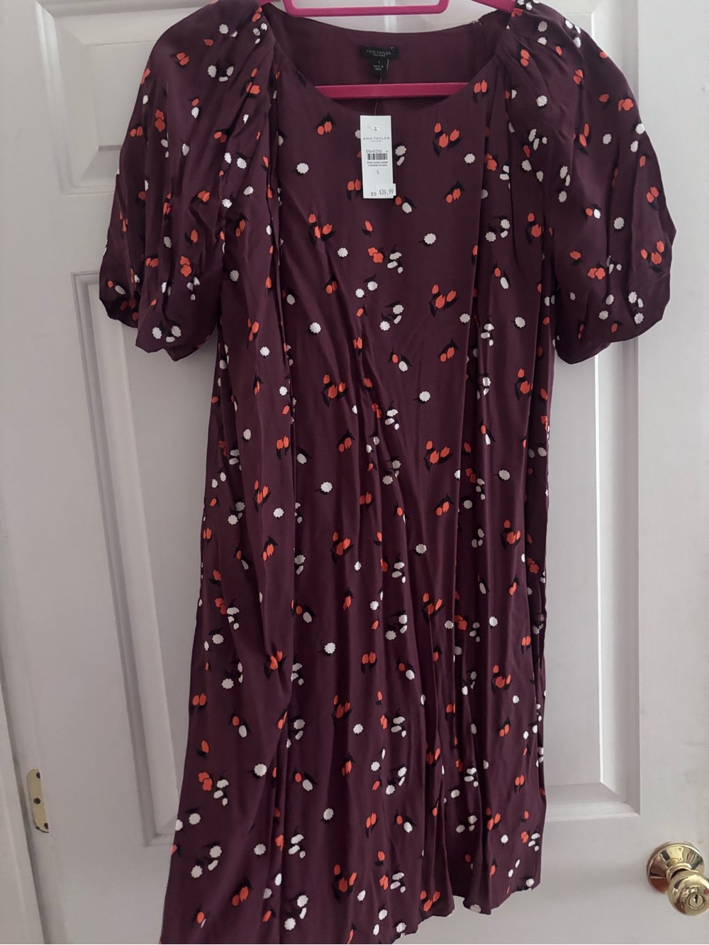 NWT size small Maeve Floral Print Puff Sleeve Dress in Plum